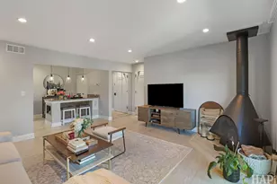 701 Limerick Ln, Schaumburg, IL 60193 - Photo 4