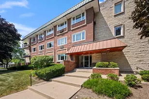 2700 E Bel Aire Dr, Arlington Heights, IL 60004 - Photo 1