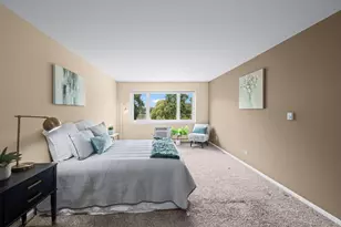 2700 E Bel Aire Dr, Arlington Heights, IL 60004 - Photo 20