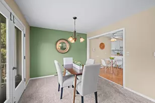 2700 E Bel Aire Dr, Arlington Heights, IL 60004 - Photo 8