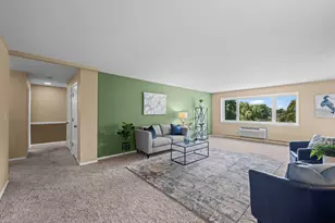 2700 E Bel Aire Dr, Arlington Heights, IL 60004 - Photo 4