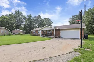 380 Northwood, Salem, IL 62881 - Photo 4