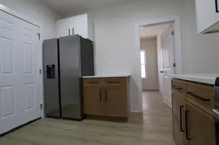 8014 S Yates Blvd, Chicago, IL 60617 - Photo 2
