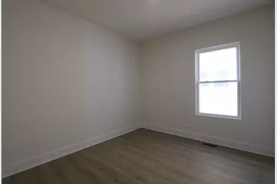 8014 S Yates Boulevard, Chicago, IL 60617 - Photo 8