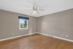 335 Elizabeth Dr, Coal City, IL 60416 - Photo 10