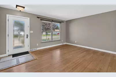 335 Elizabeth Drive, Coal City, IL 60416 - Photo 4