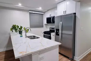 2230 W Wilson Ave, Chicago, IL 60625 - Photo 2