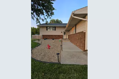 102 E West Street, Anchor, IL 61720 - Photo 2