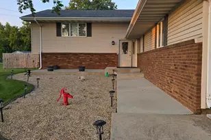 102 E West St, Anchor, IL 61720 - Photo 2