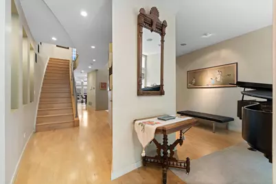 930 W Wolfram Street, Chicago, IL 60657 - Photo 4