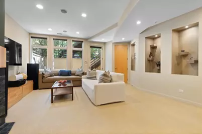 930 W Wolfram Street, Chicago, IL 60657 - Photo 36