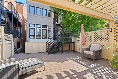 930 W Wolfram Street, Chicago, IL 60657 - Photo 48