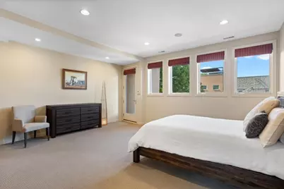 930 W Wolfram Street, Chicago, IL 60657 - Photo 30