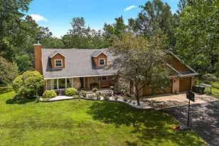 5205 Deerfield Dr, Morris, IL 60450 - Photo 2