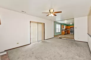 18604 Carpenter St, Homewood, IL 60430 - Photo 12