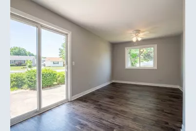 536 Alton Court, Carol Stream, IL 60188 - Photo 8