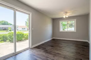 536 Alton Ct, Carol Stream, IL 60188 - Photo 8