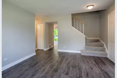 536 Alton Court, Carol Stream, IL 60188 - Photo 6