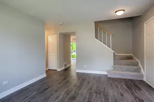 536 Alton Ct, Carol Stream, IL 60188 - Photo 6