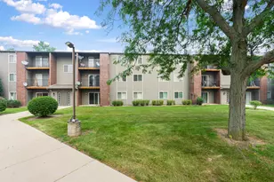 727 Elm Ln, Woodstock, IL 60098 - Photo 1