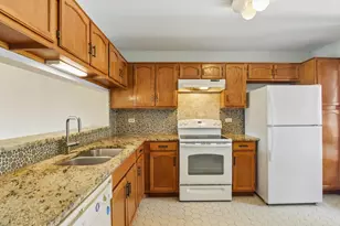 373 Goshawk Ln, Deerfield, IL 60015 - Photo 2