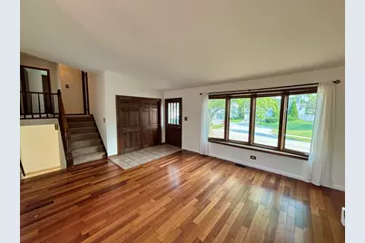 1450 Sturbridge Court, Hoffman Estates, IL 60192 - Photo 4
