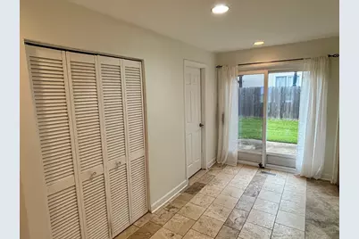 1450 Sturbridge Court, Hoffman Estates, IL 60192 - Photo 32