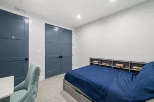 2254 W Roscoe St, Chicago, IL 60618 - Photo 30