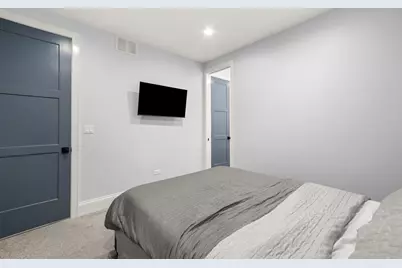 2254 W Roscoe Street #1, Chicago, IL 60618 - Photo 34
