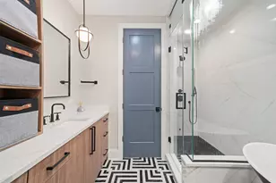 2254 W Roscoe St, Chicago, IL 60618 - Photo 24