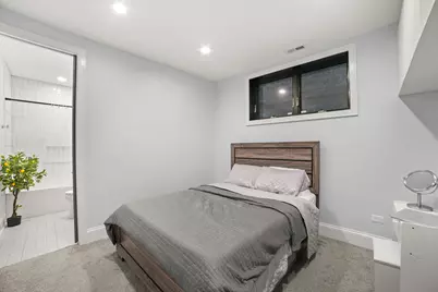 2254 W Roscoe Street #1, Chicago, IL 60618 - Photo 32