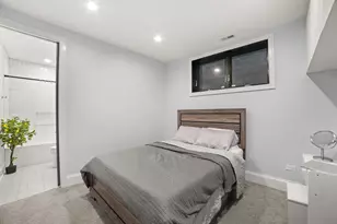 2254 W Roscoe St, Chicago, IL 60618 - Photo 32