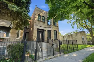 4024 W Arthington St, Chicago, IL 60624 - Photo 2