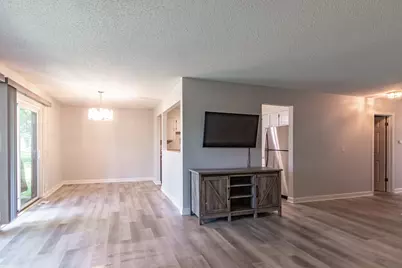 692 Hapsfield Lane #4B1, Buffalo Grove, IL 60089 - Photo 6