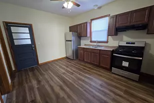 10653 S Mackinaw Ave, Chicago, IL 60617 - Photo 6