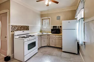 7930 S Maryland Ave, Chicago, IL 60619 - Photo 12