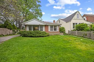 934 Yale St, Wilmette, IL 60091 - Photo 1