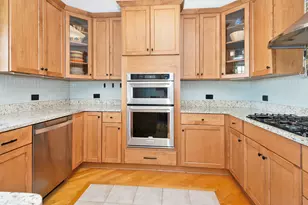 1132 Schneider Ave, Oak Park, IL 60302 - Photo 4