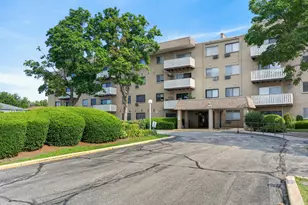280 N Westgate Rd, Mount Prospect, IL 60056 - Photo 2