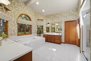 147 Timber View Dr, Oak Brook, IL 60523 - Photo 10
