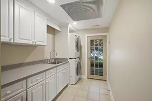 147 Timber View Dr, Oak Brook, IL 60523 - Photo 12