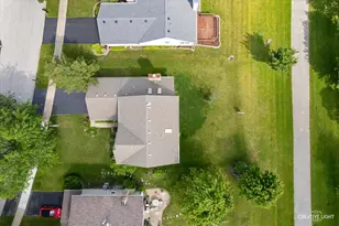 78 Forestview Ln, Aurora, IL 60502 - Photo 2