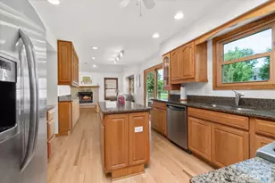 78 Forestview Ln, Aurora, IL 60502 - Photo 4