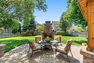 390 Bloomfield Cir E, Oswego, IL 60543 - Photo 4