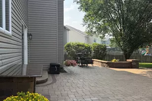 390 Bloomfield Cir E, Oswego, IL 60543 - Photo 38