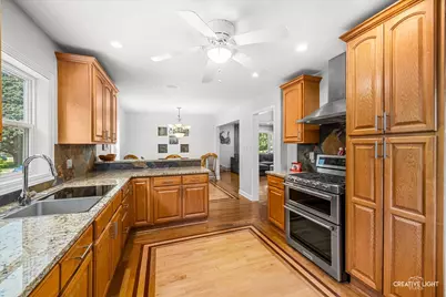 403 S 13th Avenue, Saint Charles, IL 60174 - Photo 6