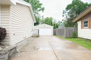 1527 S Main St, Belvidere, IL 61008 - Photo 44