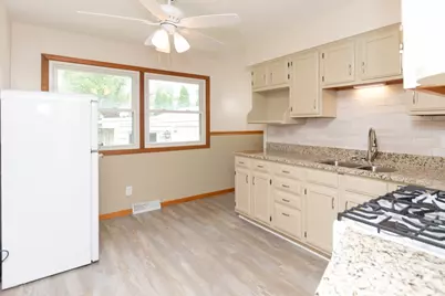 1527 S Main Street, Belvidere, IL 61008 - Photo 16