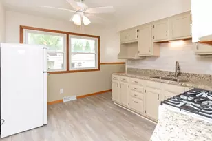 1527 S Main St, Belvidere, IL 61008 - Photo 16