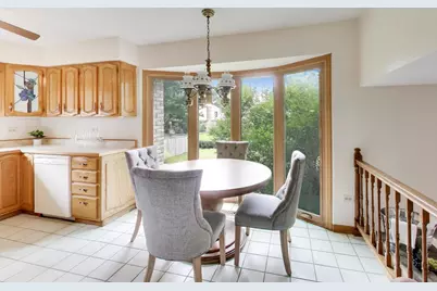 2620 N Phelps Avenue, Arlington Heights, IL 60004 - Photo 10